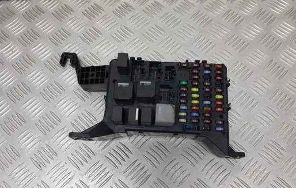 Ford Mondeo Mk III Fuse box set 4S7T-14A073-AB
