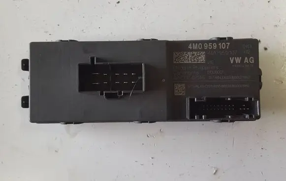 Audi A4 S4 B9 Tailgate/trunk control unit/module 4M0959107