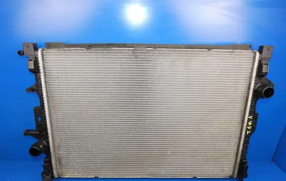 Volvo V40 Coolant radiator 