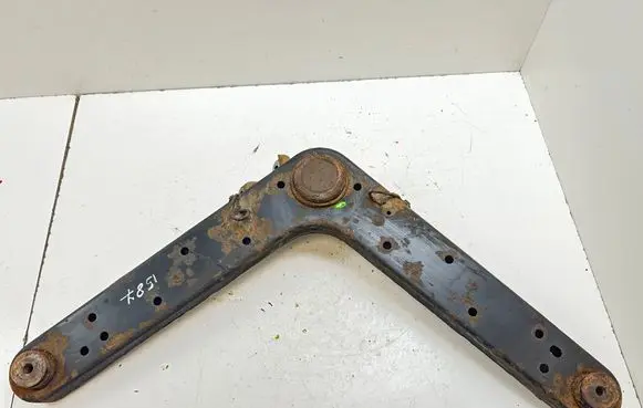 Jeep Cherokee III KJ Rear differential/diff mount bracket 