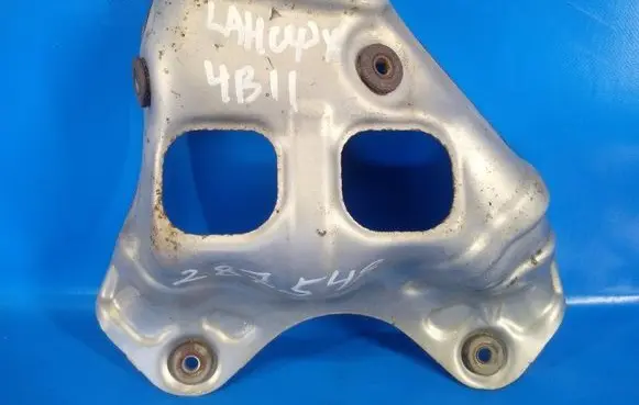 Mitsubishi Lancer VIII Exhaust heat shield 