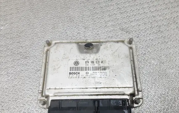 Volkswagen Transporter - Caravelle T4 Engine control unit/module 074906018AK 0281010462