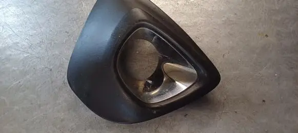 Renault Trafic III (X82) Front fog light trim/grill 261A20443R