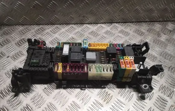 Mercedes-Benz CLA C117 X117 W117 Fuse box set 2465400340 A2465400340