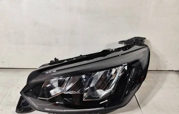 Peugeot 208 Headlight/headlamp 90200109 9833036380