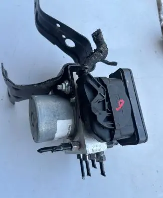 Jeep Cherokee ABS Pump 68293541AB