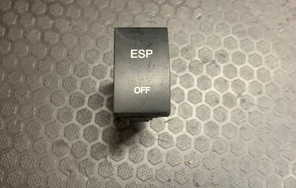 Hyundai Tucson JM ESP (stability program) switch 202007239 C712141 JB6129