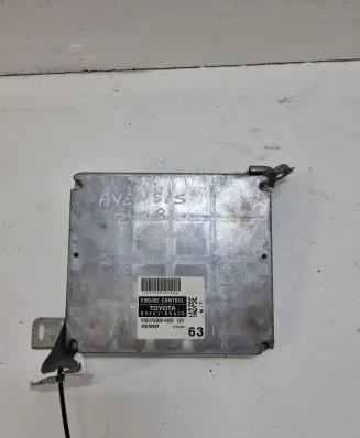Toyota Avensis T250 Engine control unit/module 8966105630