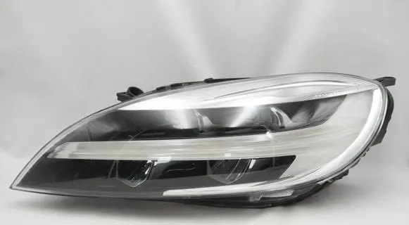 Volvo V40 Headlight/headlamp 32228479