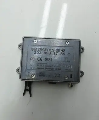 Mercedes-Benz CLK A209 C209 Aerial antenna amplifier 2038201785