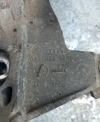 Volkswagen Polo Generator/alternator bracket 045903143D