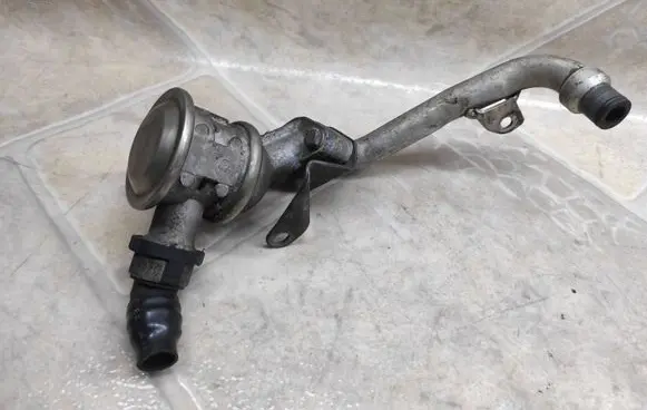 BMW 7 E65 E66 EGR valve 72823801