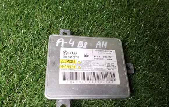 Audi A4 S4 B8 8K Headlight ballast module Xenon 8K0941597C W003T20171
