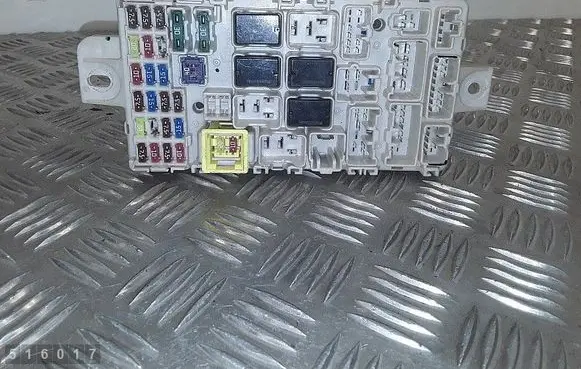 Mitsubishi L200 Fuse module 8637b255