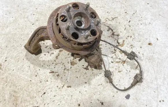 Honda CR-V Rear wheel hub spindle/knuckle 
