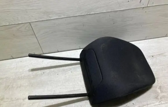 Renault Clio V Front seat headrest 