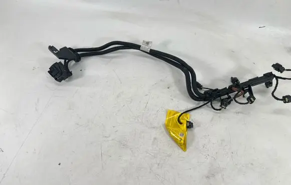 BMW 3 F30 F35 F31 Fuel injector wires 8636065