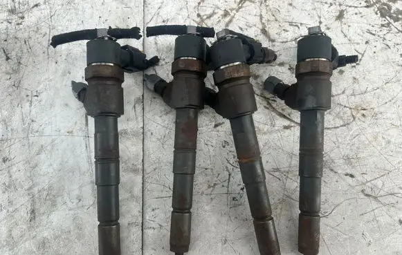 Opel Insignia A Fuel injectors set 0445110327