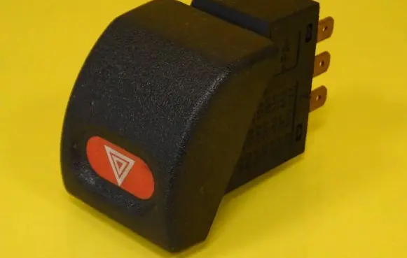 Opel Astra F Hazard light switch 90347821 90320621