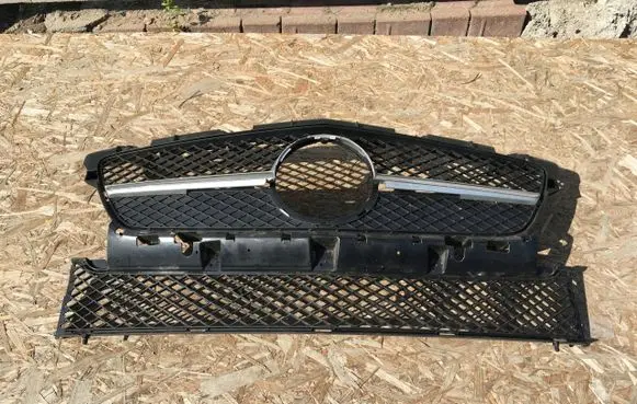 Mercedes-Benz SLK R172 Front bumper upper radiator grill A1728880160