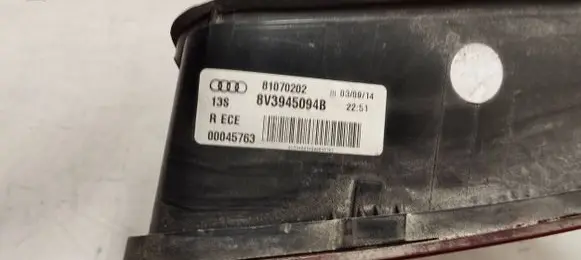 Audi A3 S3 8V Tailgate rear/tail lights 8v3945094b