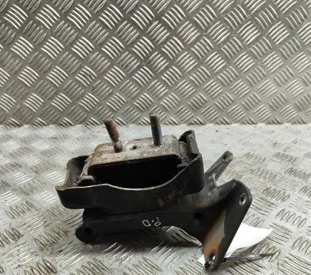 Iveco Daily 5th gen Engine mount bracket 5801283685