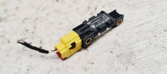 Audi A3 S3 8P Airbag deployment crash/impact sensor 4B0959643D 020429 270507