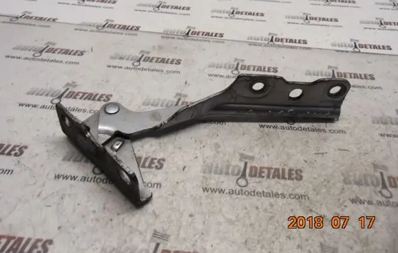 Engine bonnet/hood hinges