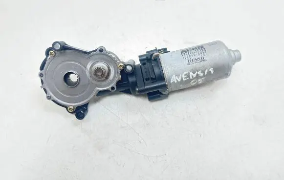 Toyota Avensis T250 Seat adjustment motor 8582033020 43944010080 1620006861