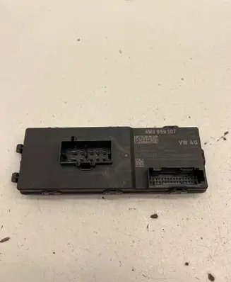 Audi A4 S4 B9 8W Tailgate/trunk control unit/module 4M8959107 C76550007