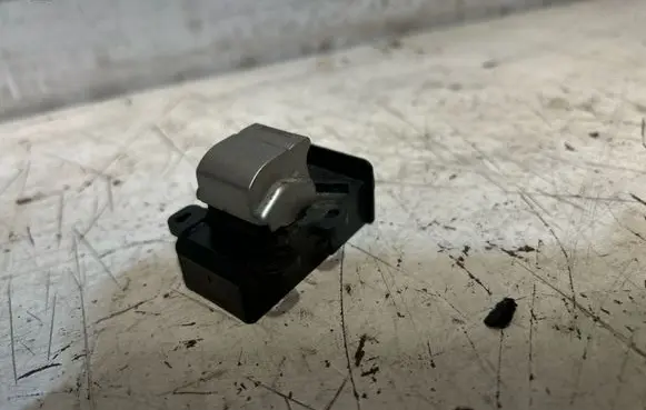 Honda FR-V Electric window control switch M20783