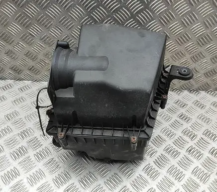 Jaguar XE Air filter box GX739H736CA