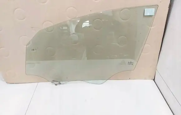 KIA Carens III Front door window glass four-door