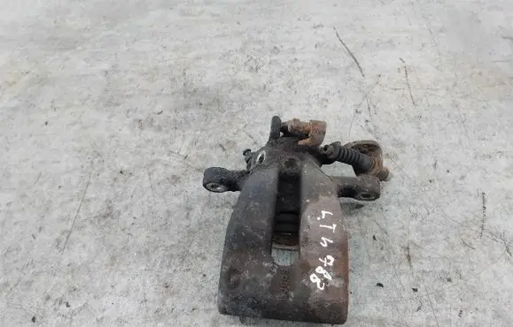 Opel Meriva A Rear brake caliper 