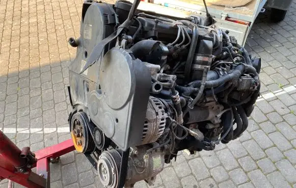 Volvo V70 Engine D5244T 31251095 30731988