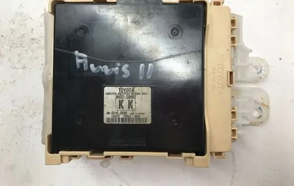 Toyota Auris E180 Fuse module