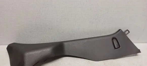 Volkswagen Polo IV 9N3 Other sill/pillar trim element 6Q4867766