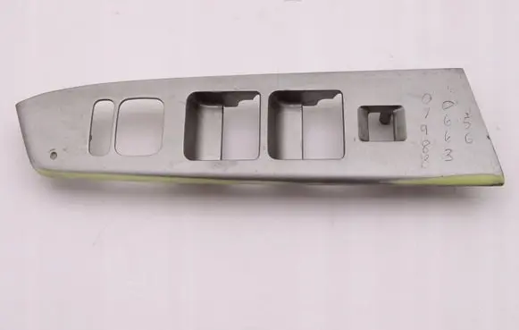 Ford Escort Centre console side trim front UR63