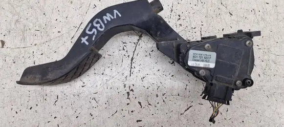 Volkswagen PASSAT B5.5 Accelerator throttle pedal 8D1721523F
