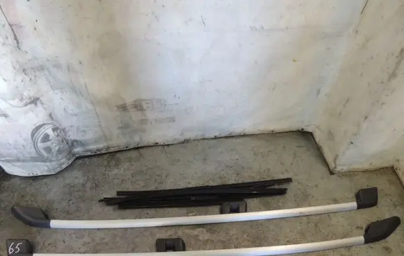 Volvo XC70 Roof bar rail D65
