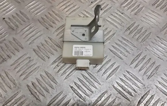 Toyota Avensis T250 Sliding door control unit/module 89741-05070