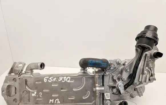 Mercedes-Benz E W212 EGR valve cooler 7200264 A6511400675