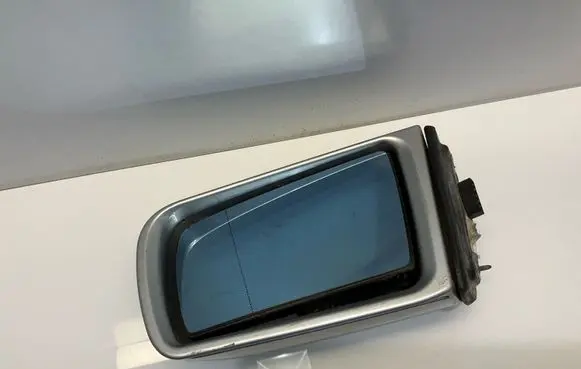 Mercedes-Benz E W210 Front door electric wing mirror 