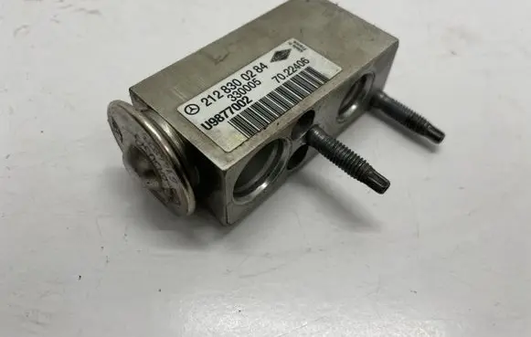 Mercedes-Benz E W212 Other devices A2128300284