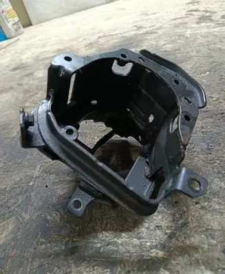 Ford Courier Fuel filter bracket/mount holder FM5Q9A072BD