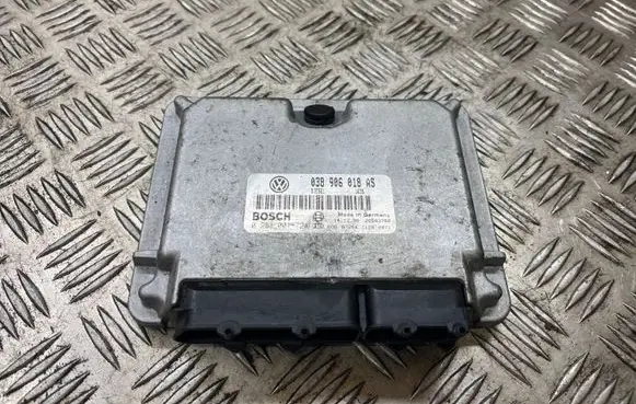 Volkswagen PASSAT B5 Engine control unit/module 038906018