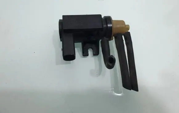 Volkswagen PASSAT B6 Turbo solenoid valve 1K0906627A