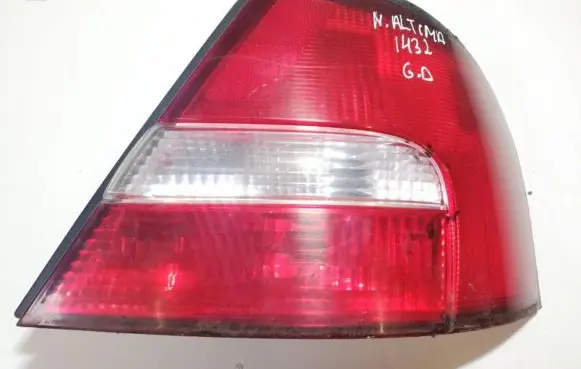 Nissan Altima Rear/tail lights 2xl935785