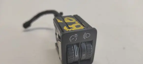 Volkswagen PASSAT B6 Headlight level height control switch 3CO941333A PA6GF30