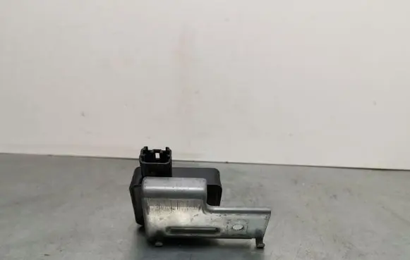 Infiniti QX50 (J50) Horn buzzer relay 151105